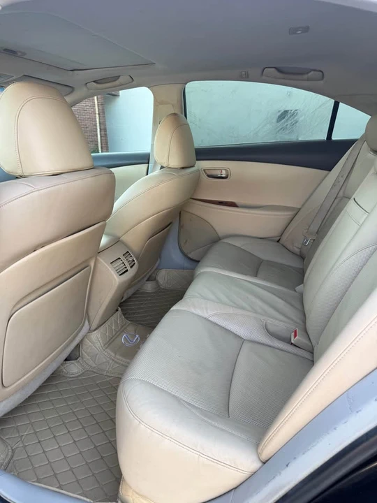 2007 Lexus ES 5th Gen - Image 14 of 19