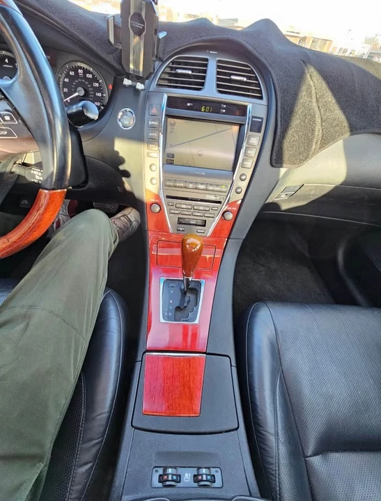 2007 Lexus ES 5th Gen - Image 11 of 15