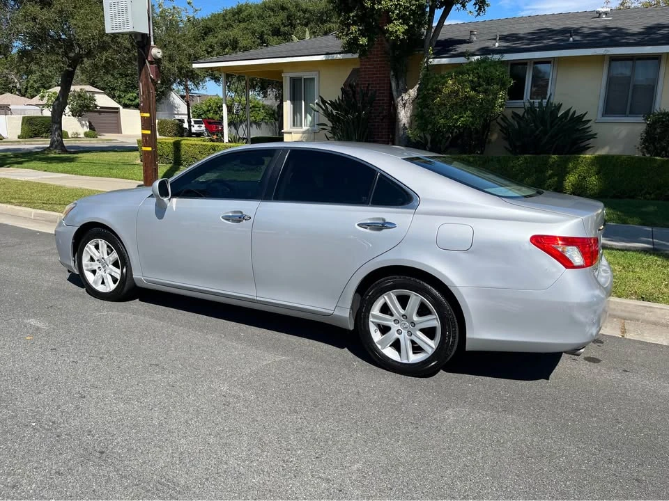 2007 Lexus ES 5th Gen - Image 2 of 20