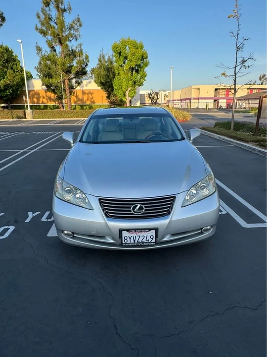 2007 Lexus ES 5th Gen - Image 2 of 12