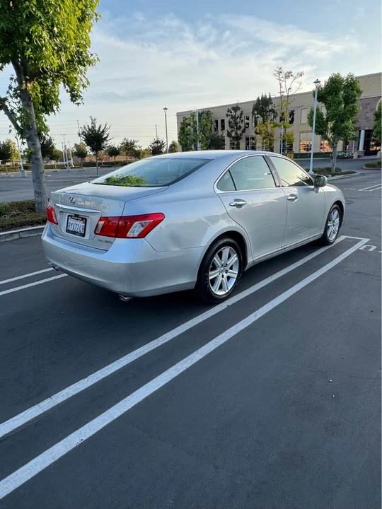 2007 Lexus ES 5th Gen - Image 4 of 12