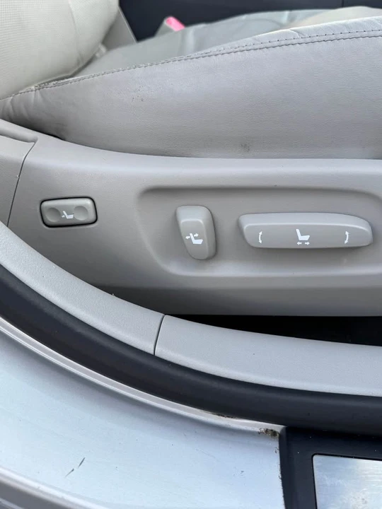 2007 Lexus ES 5th Gen - Image 10 of 12