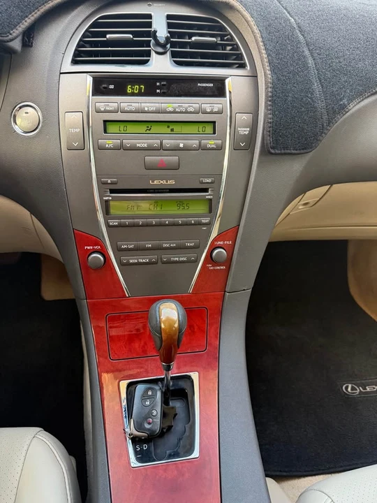 2007 Lexus ES 5th Gen - Image 5 of 8