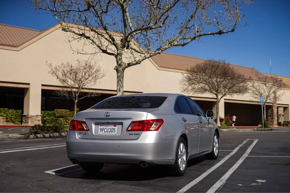 2007 Lexus ES 5th Gen - Image 5 of 10