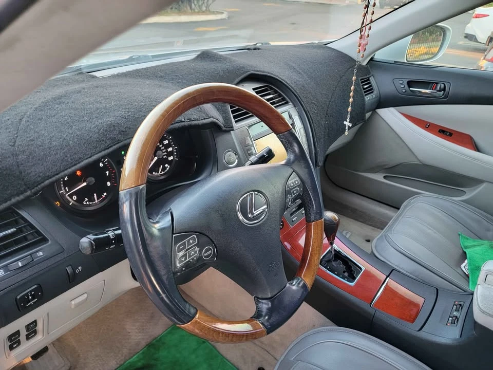 2007 Lexus ES 5th Gen - Image 9 of 14