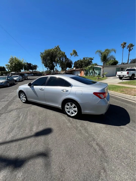 2007 Lexus ES 5th Gen - Image 4 of 11