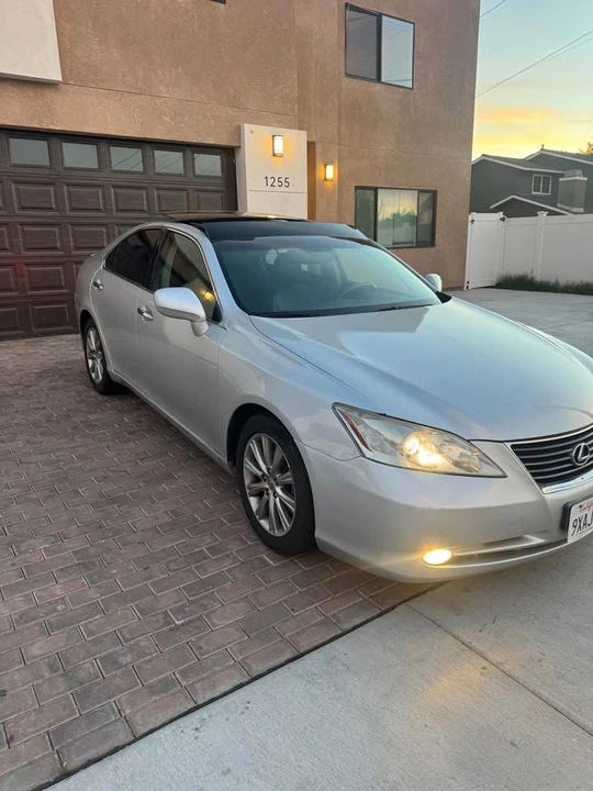 2007 Lexus ES 5th Gen - Image 2 of 14
