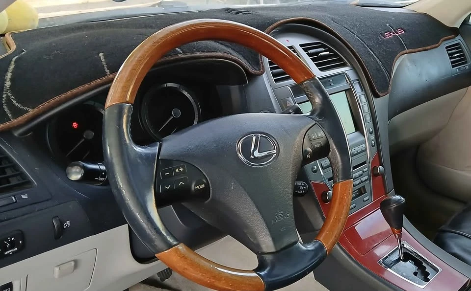 2007 Lexus ES 5th Gen - Image 4 of 9