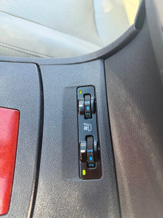 2007 Lexus ES 5th Gen - Image 12 of 13