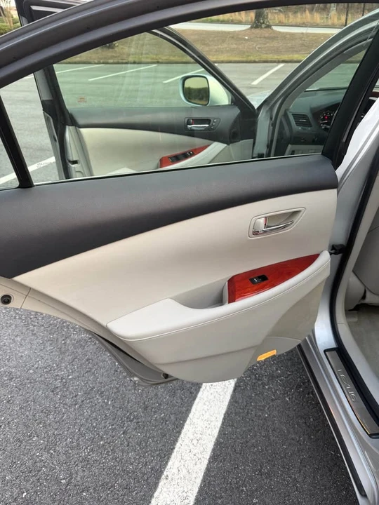 2007 Lexus ES 5th Gen - Image 13 of 16