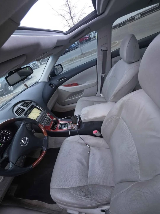 2007 Lexus ES 5th Gen - Image 2 of 11