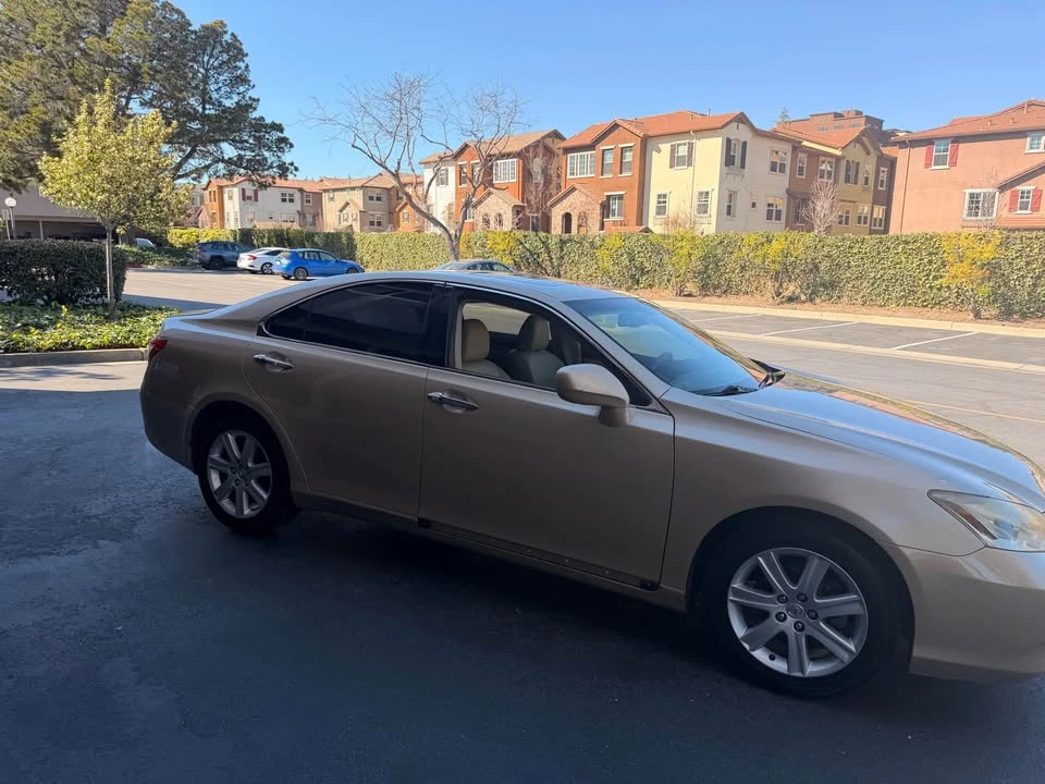 2007 Lexus ES 5th Gen - Image 2 of 11