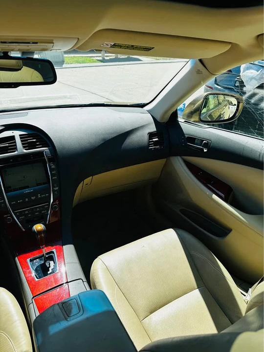 2007 Lexus ES 5th Gen - Image 12 of 18