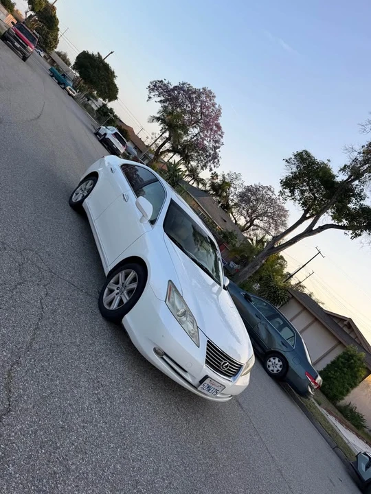 2007 Lexus ES 5th Gen - Image 2 of 10