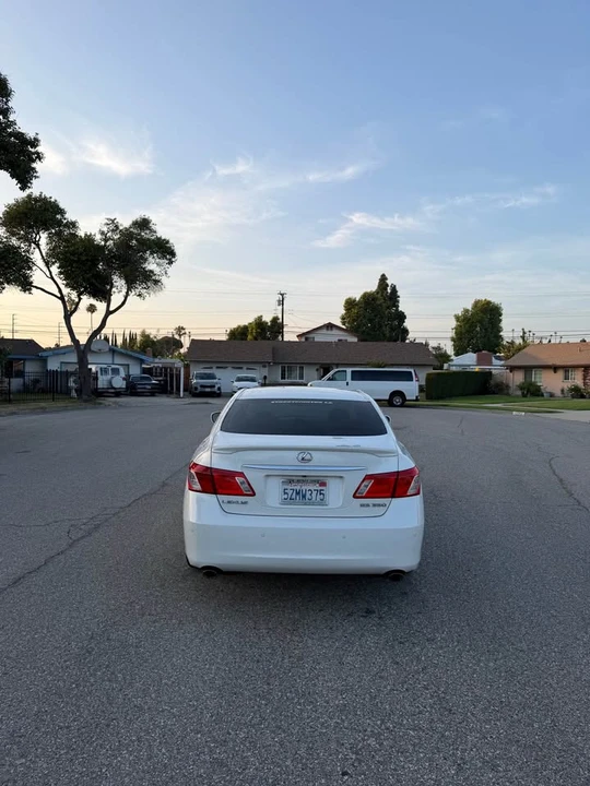 2007 Lexus ES 5th Gen - Image 4 of 10