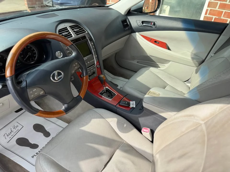 2007 Lexus ES 5th Gen - Image 8 of 20