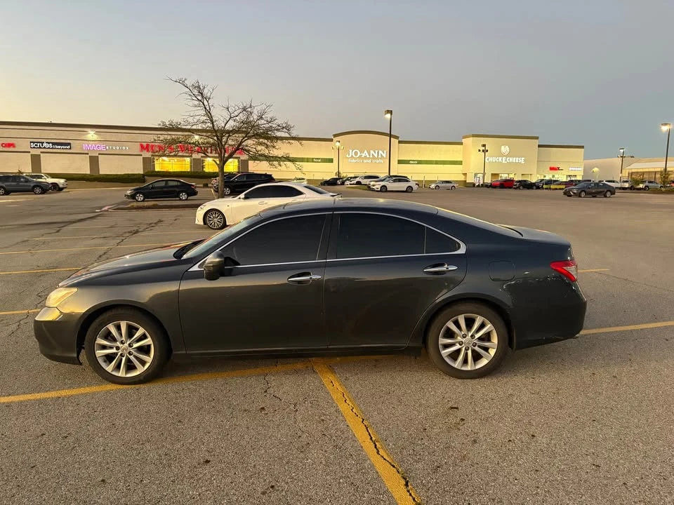 2007 Lexus ES 5th Gen - Image 4 of 11