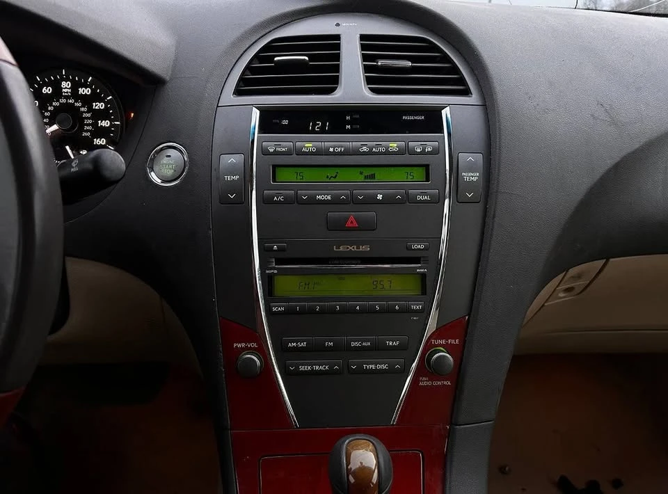 2007 Lexus ES 5th Gen - Image 12 of 20