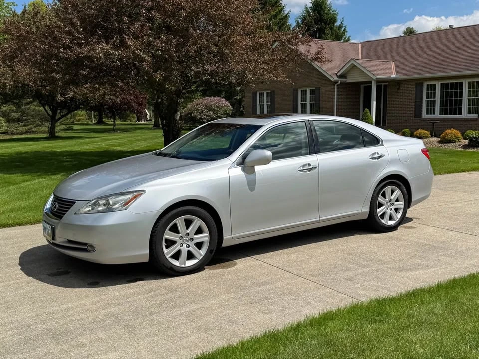 2007 Lexus ES 5th Gen - Image 2 of 15