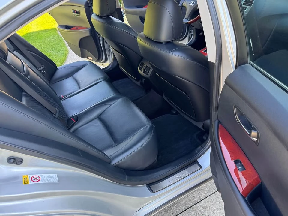 2007 Lexus ES 5th Gen - Image 12 of 15
