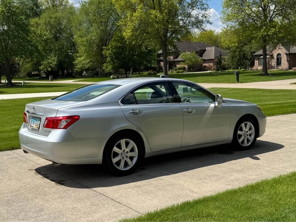 2007 Lexus ES 5th Gen - Image 5 of 15