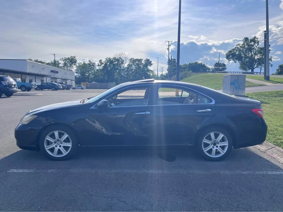 2007 Lexus ES 5th Gen - Image 4 of 4