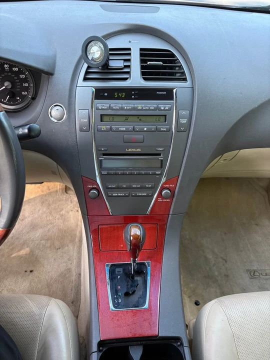2007 Lexus ES 5th Gen - Image 12 of 20