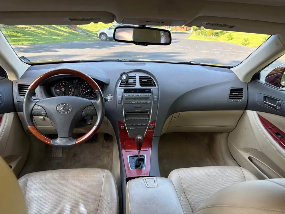 2007 Lexus ES 5th Gen - Image 11 of 20
