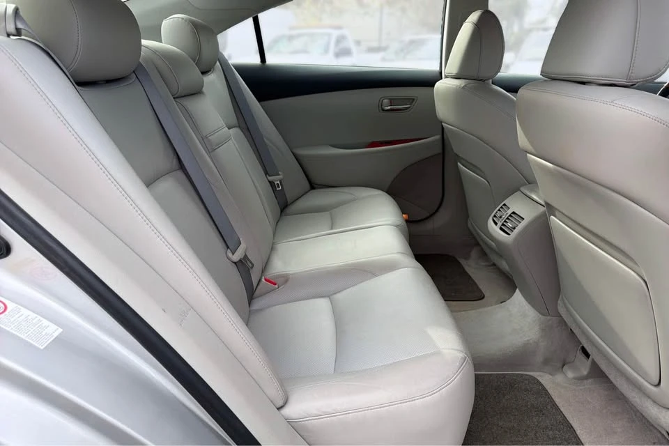 2007 Lexus ES 4th Gen - Image 12 of 20