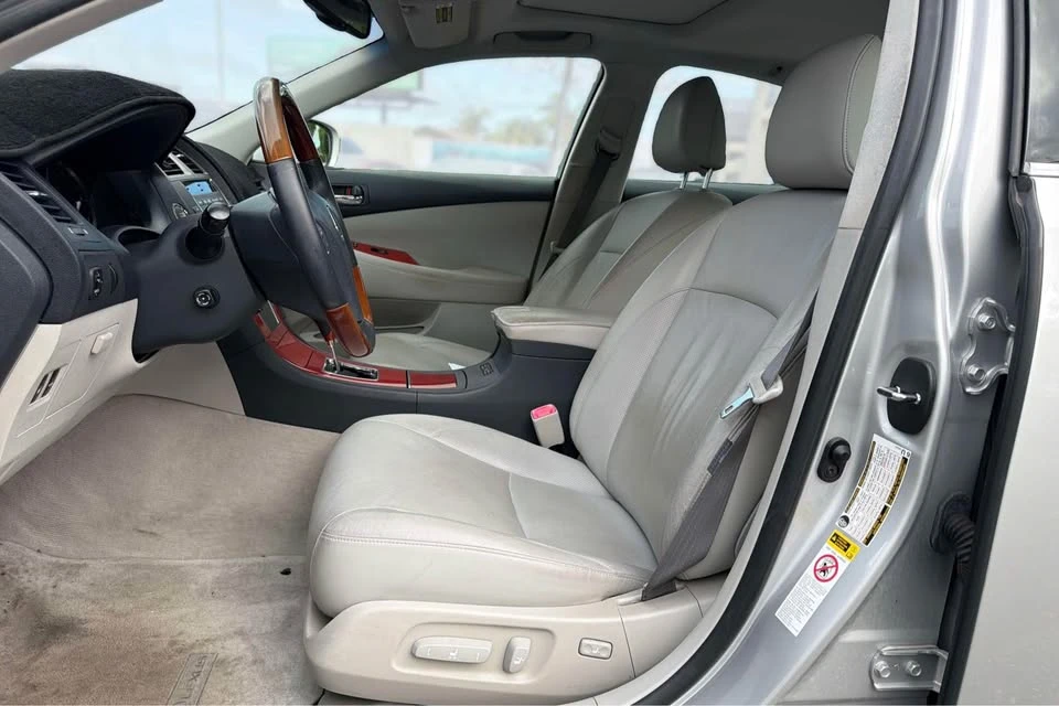2007 Lexus ES 4th Gen - Image 10 of 20