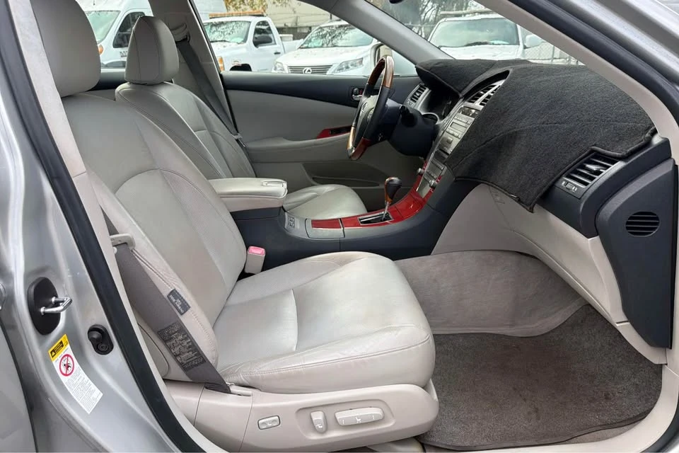 2007 Lexus ES 4th Gen - Image 13 of 20