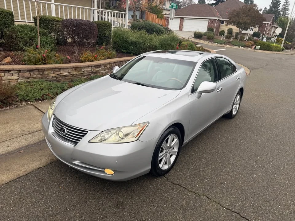 2007 Lexus ES 5th Gen - Image 10 of 20