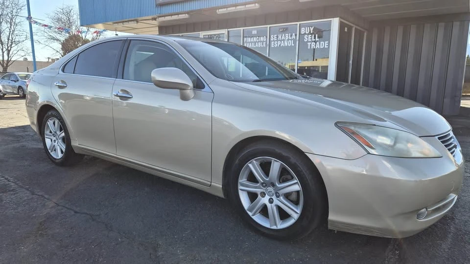 2007 Lexus ES 5th Gen - Image 4 of 17
