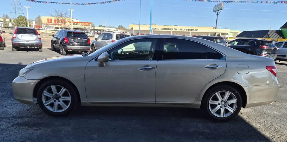2007 Lexus ES 5th Gen - Image 8 of 17