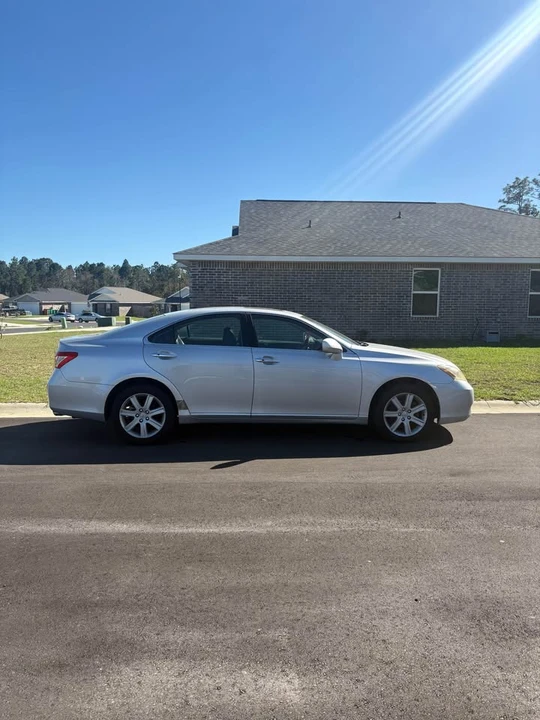 2007 Lexus ES 5th Gen - Image 2 of 6