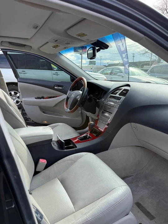 2007 Lexus ES 5th Gen - Image 10 of 19