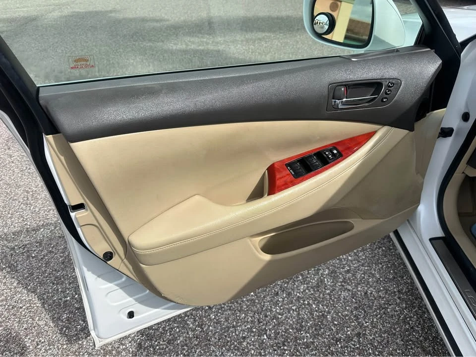 2007 Lexus ES 5th Gen - Image 11 of 20