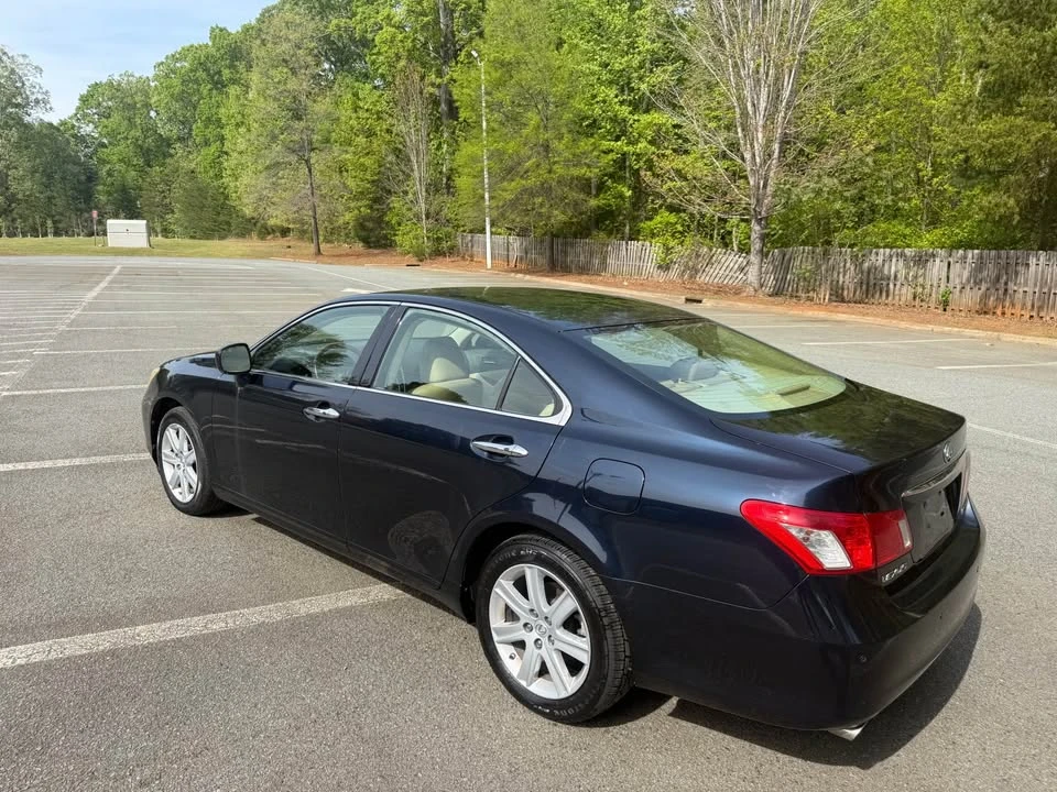2007 Lexus ES 5th Gen - Image 4 of 11