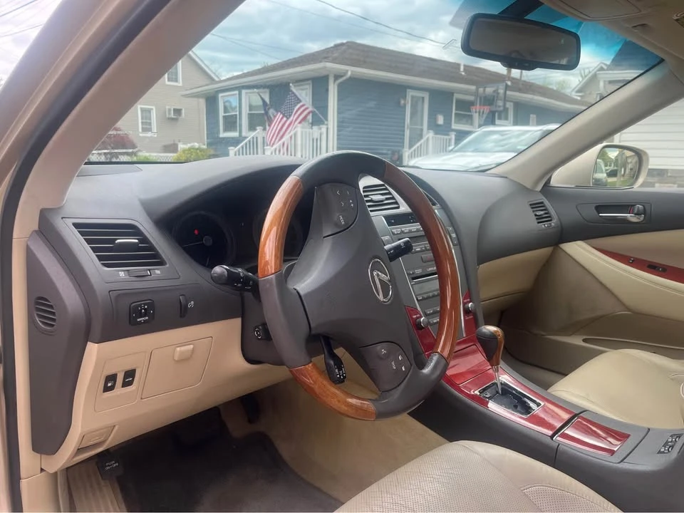 2007 Lexus ES 5th Gen - Image 9 of 16
