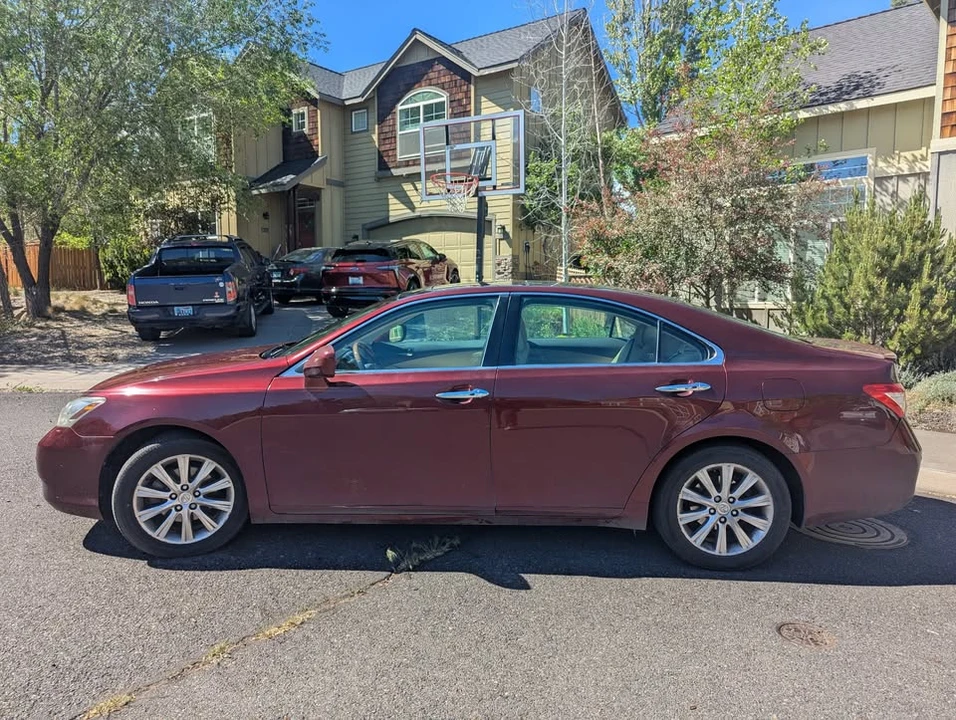 2007 Lexus ES 5th Gen - Image 2 of 11