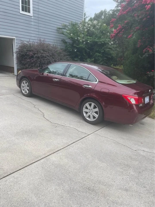 2007 Lexus ES 5th Gen - Image 2 of 9