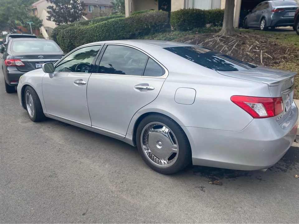 2007 Lexus ES 5th Gen - Image 2 of 10