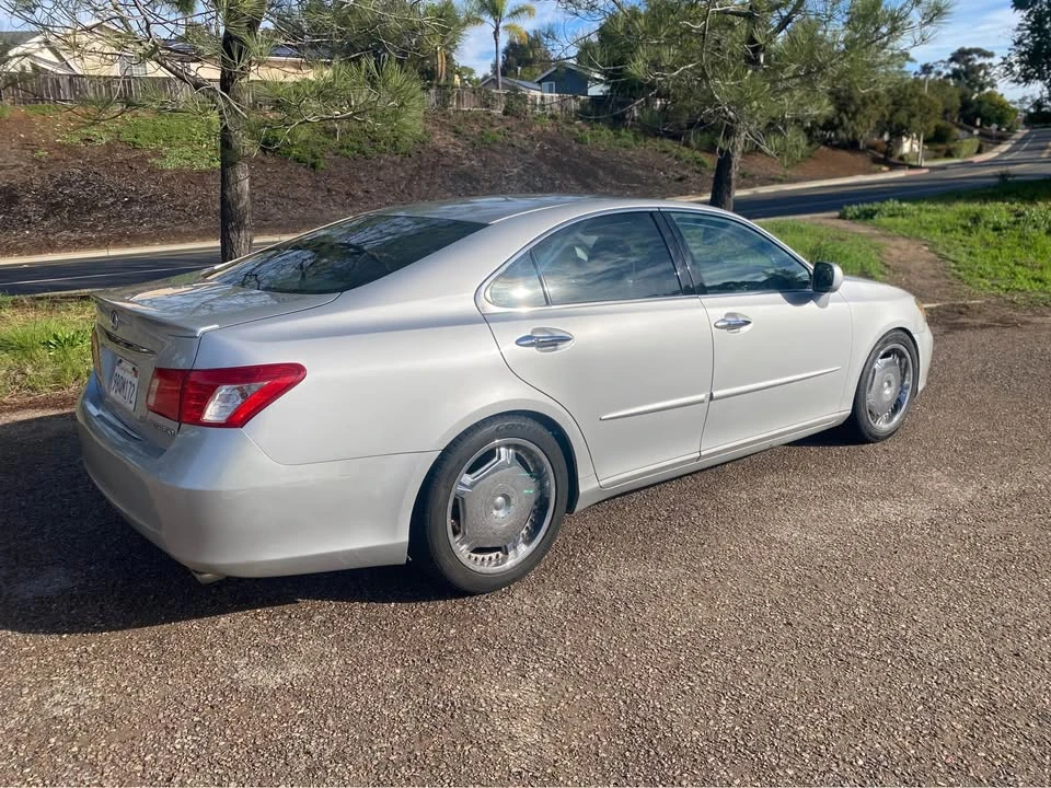 2007 Lexus ES 5th Gen - Image 5 of 10