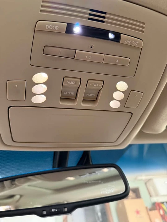 2007 Lexus ES 5th Gen - Image 2 of 10