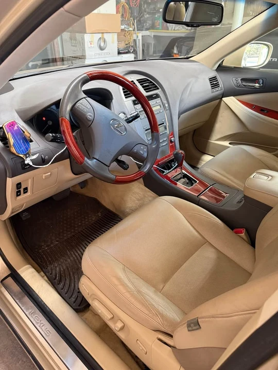2007 Lexus ES 5th Gen - Image 4 of 10