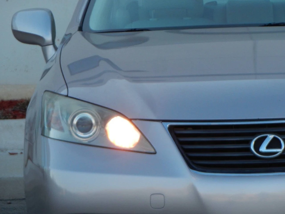 2007 Lexus ES 5th Gen - Image 9 of 21