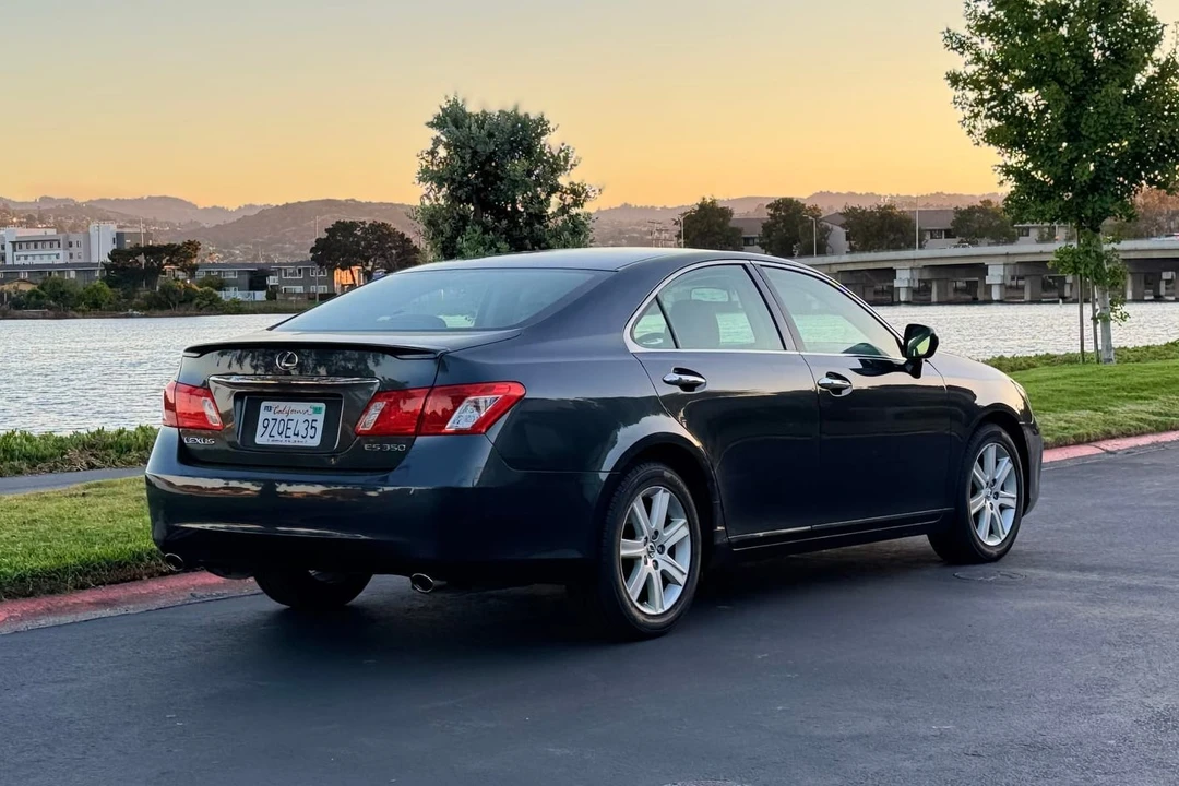 2007 Lexus ES 5th Gen - Image 3 of 31