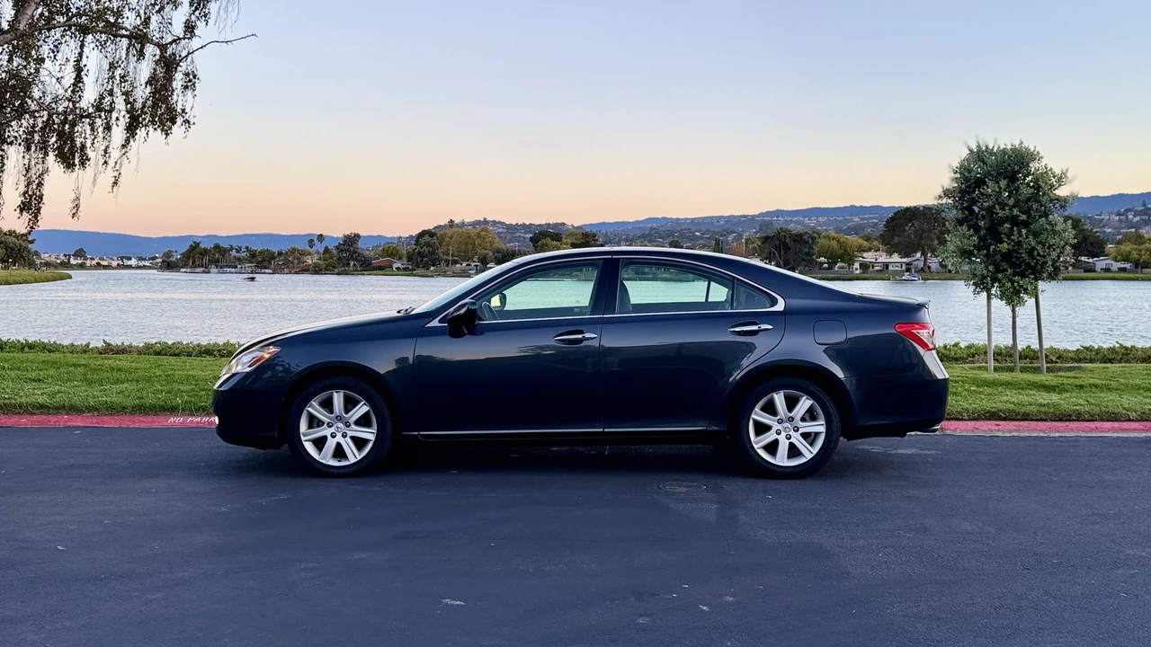 2007 Lexus ES 5th Gen - Image 14 of 31