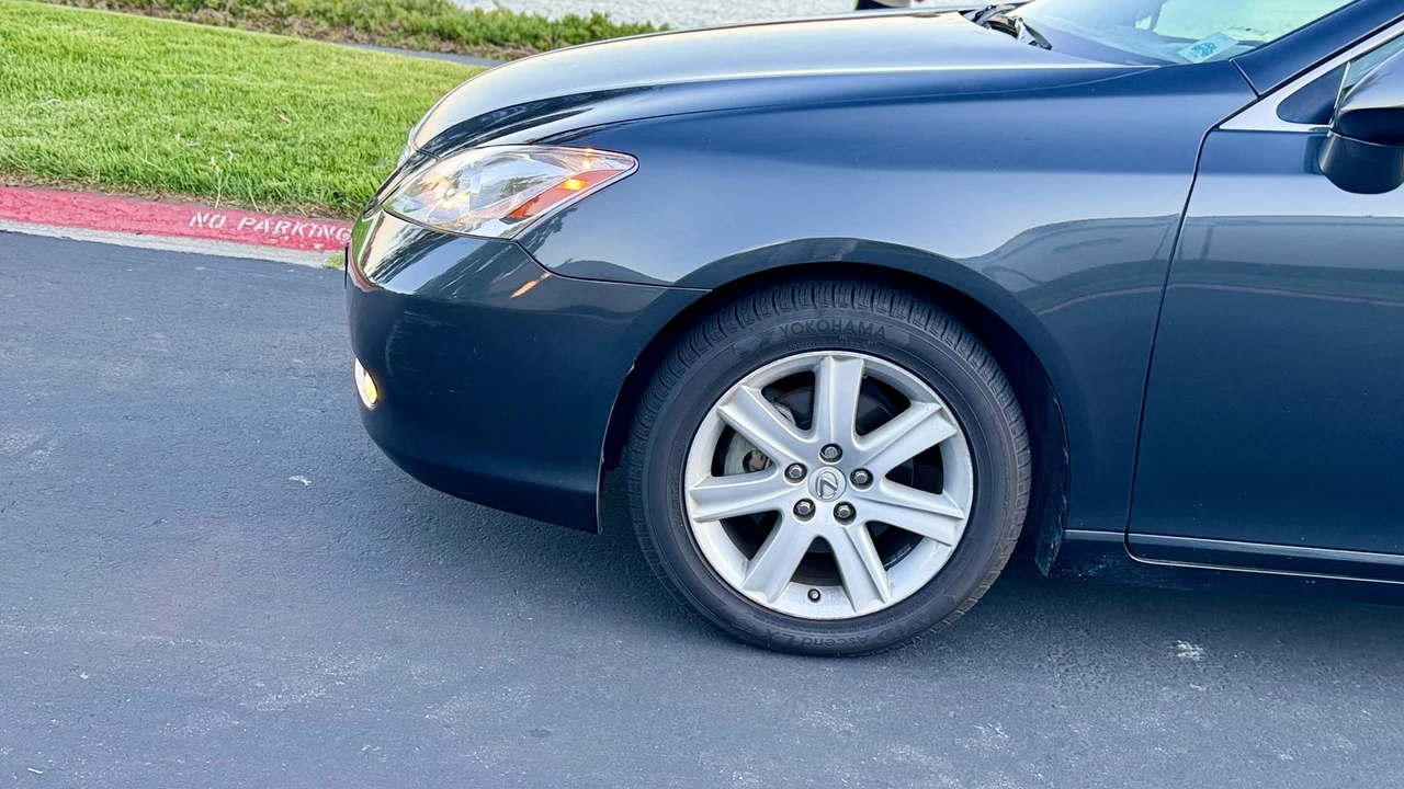 2007 Lexus ES 5th Gen - Image 25 of 31