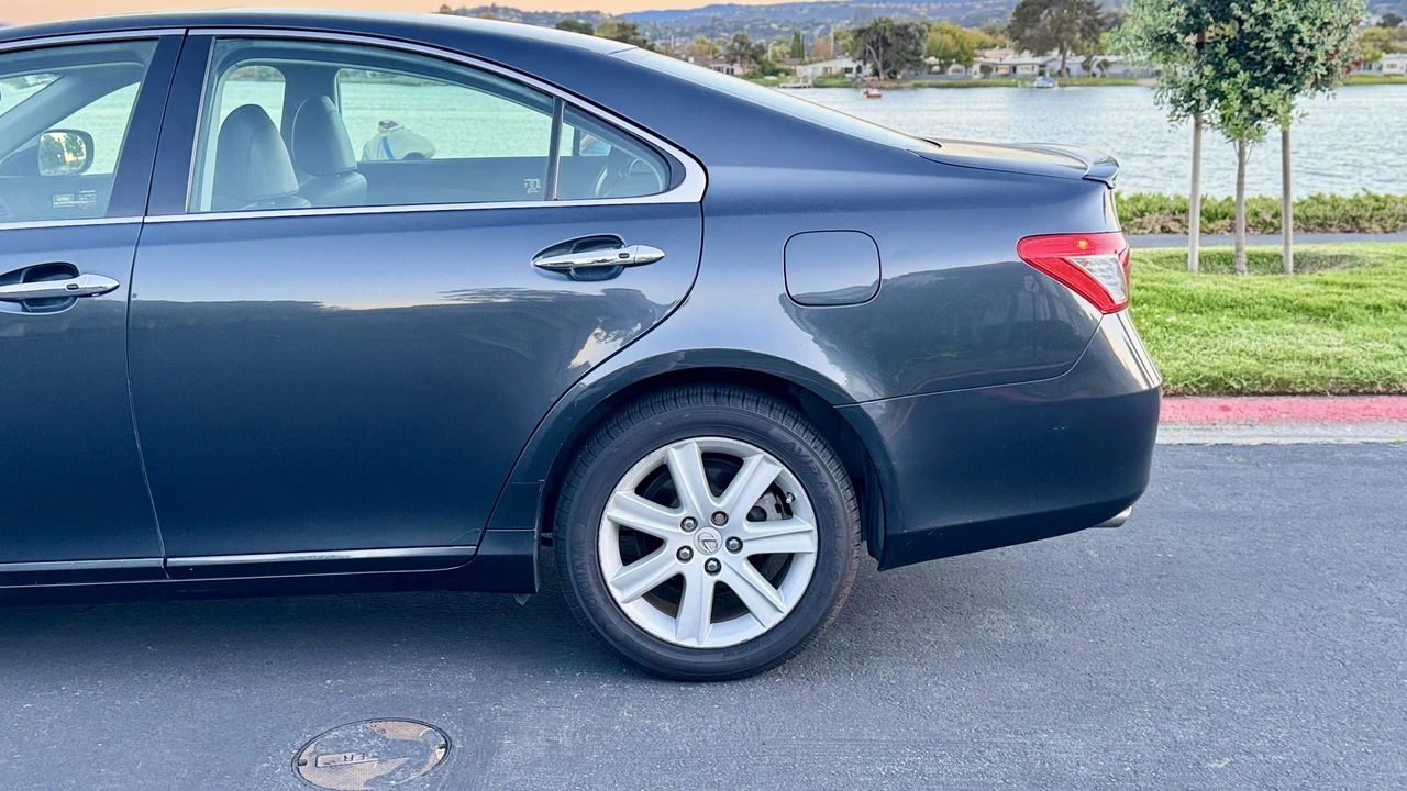 2007 Lexus ES 5th Gen - Image 26 of 31